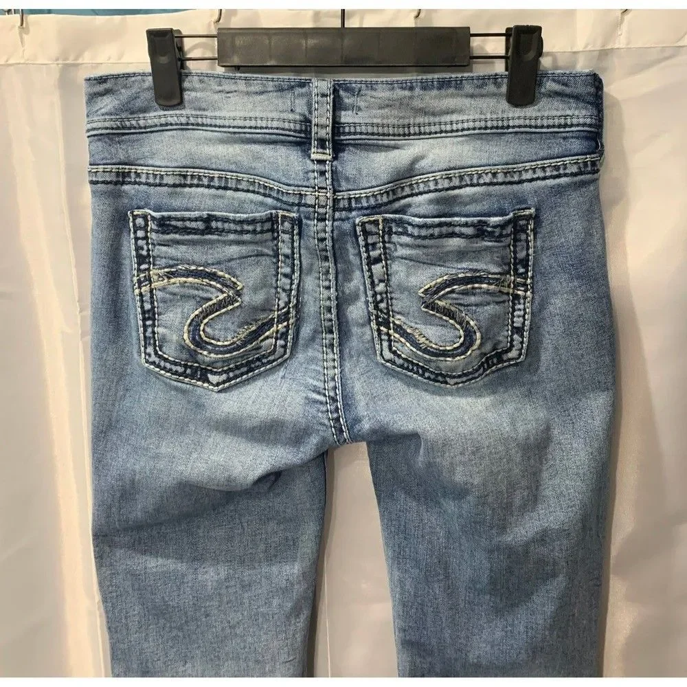 Silver Suki Women's Size 27/33 Light Wash Casual Denim Bootcut Jeans